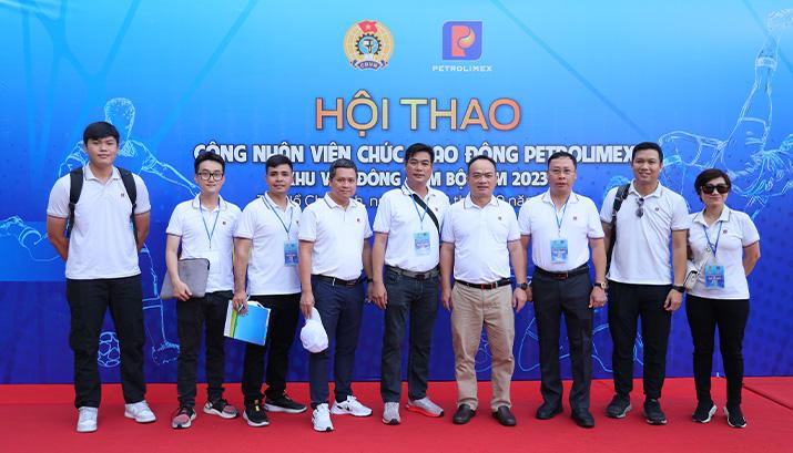 Barca thắng Real bằng nửa đội hình chính